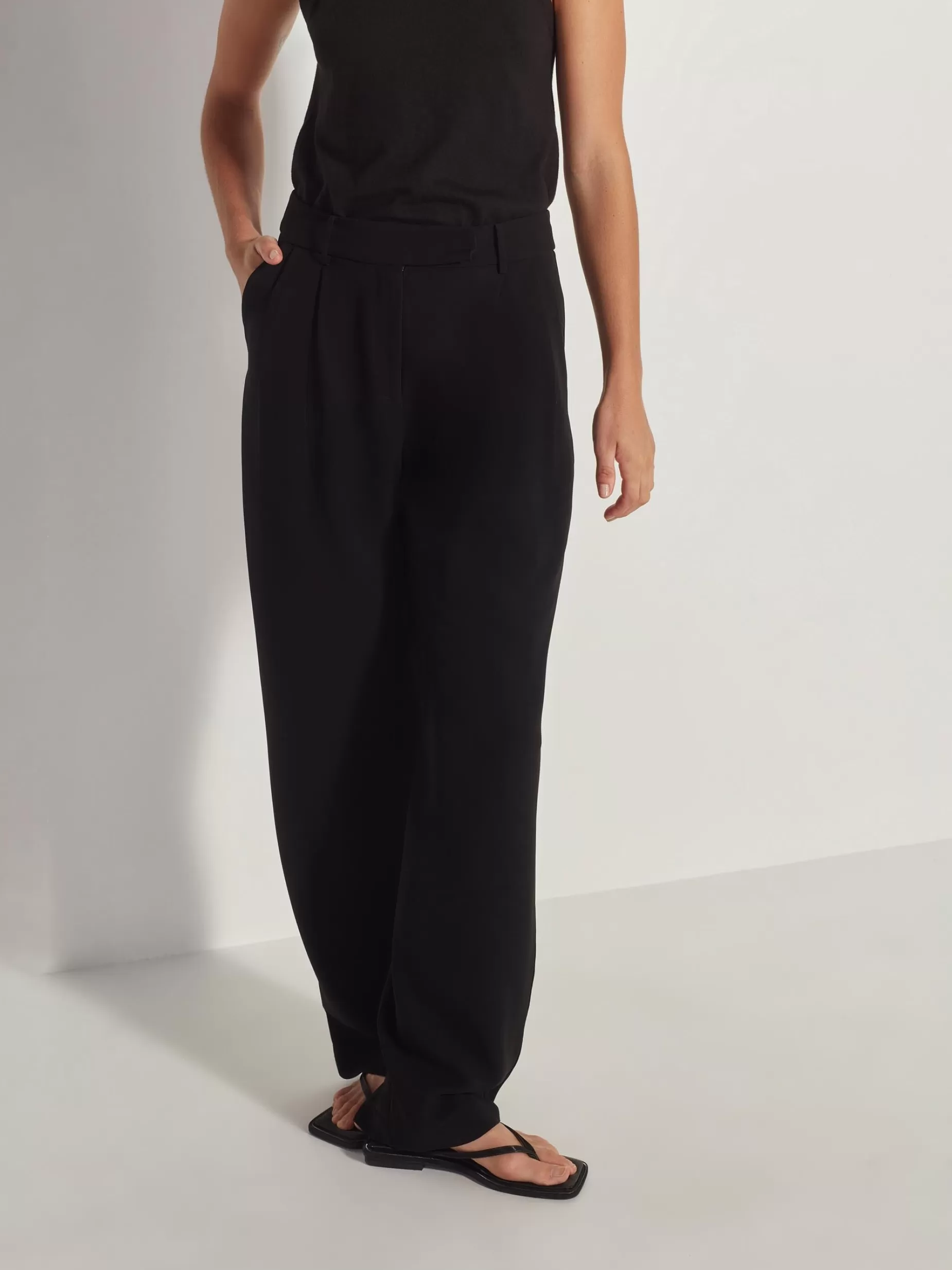 boyfriend_pant_luxe_suiting_4.webp Women Juliette Hogan Boyfriend Pant Luxe Suiting