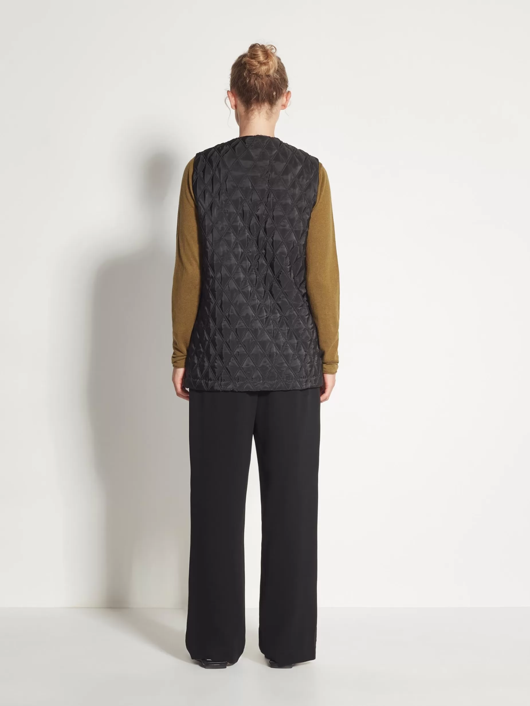 daily_vest_quilted_diamond_3.webp Women Juliette Hogan Daily Vest Quilted Diamond