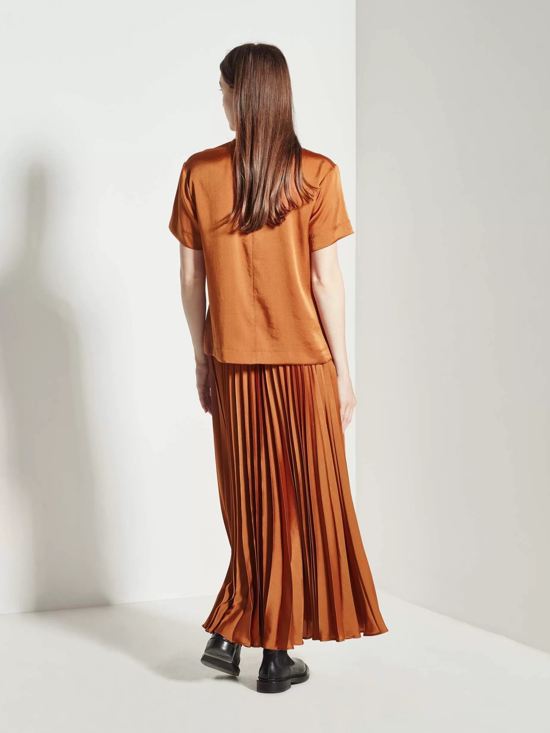 fancy_t_satin_triacetate_2.webp Women Juliette Hogan Fancy T Satin Triacetate