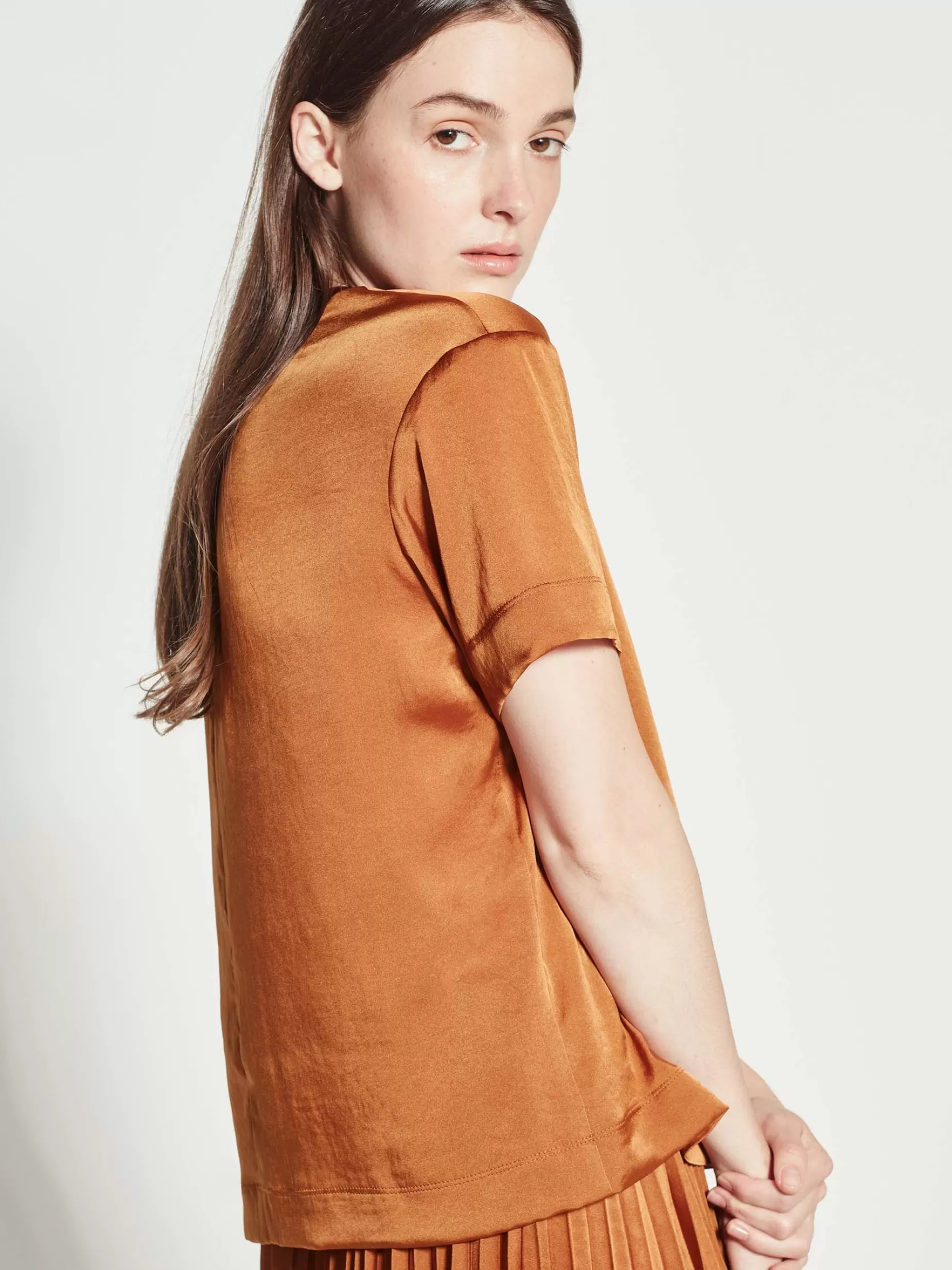 fancy_t_satin_triacetate_3.webp Women Juliette Hogan Fancy T Satin Triacetate