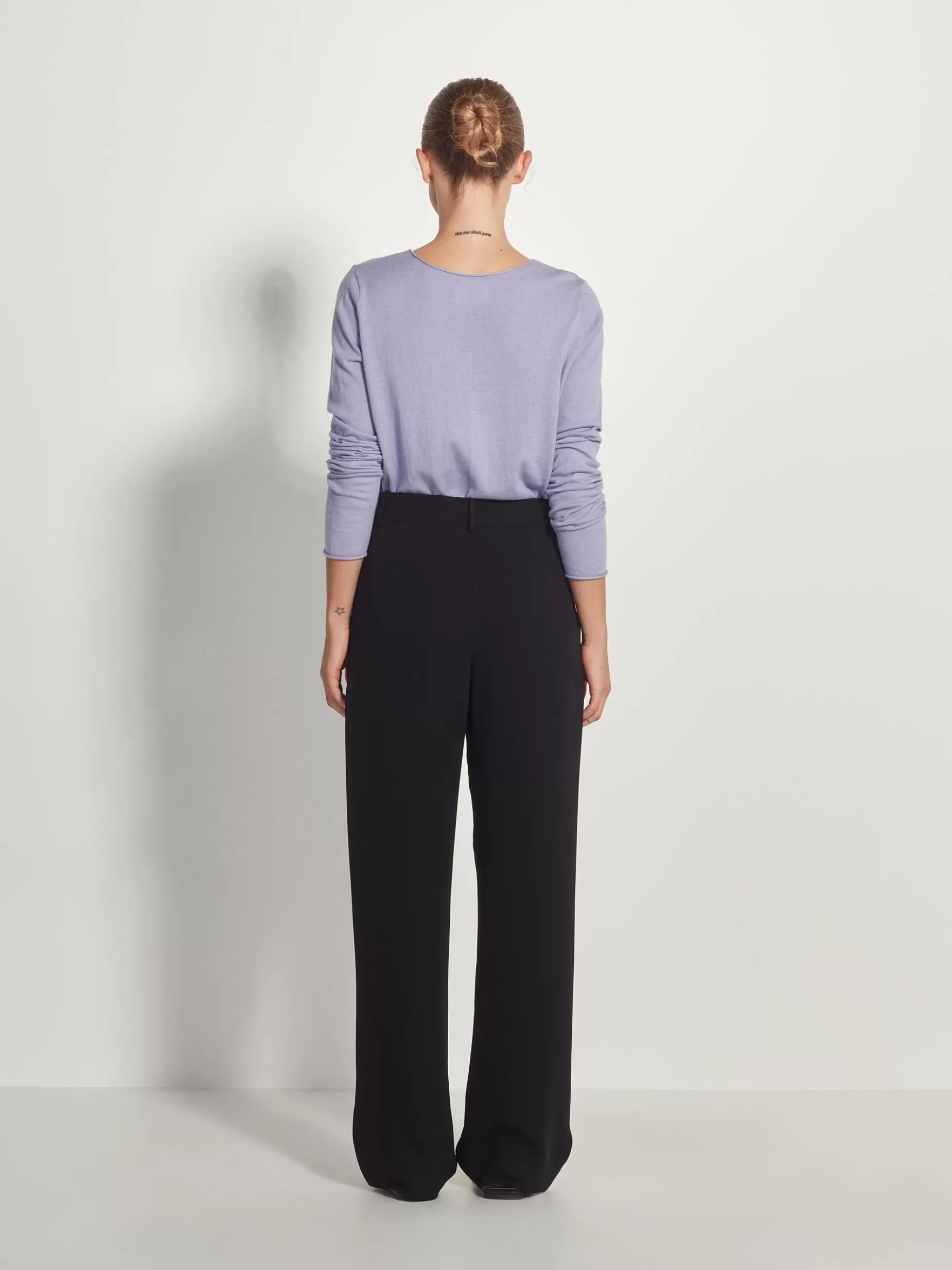 jhl_crew_ls_t_fine_cotton_cashmere_2-7.webp Women Juliette Hogan Jhl Crew L/S T Fine Cotton Cashmere