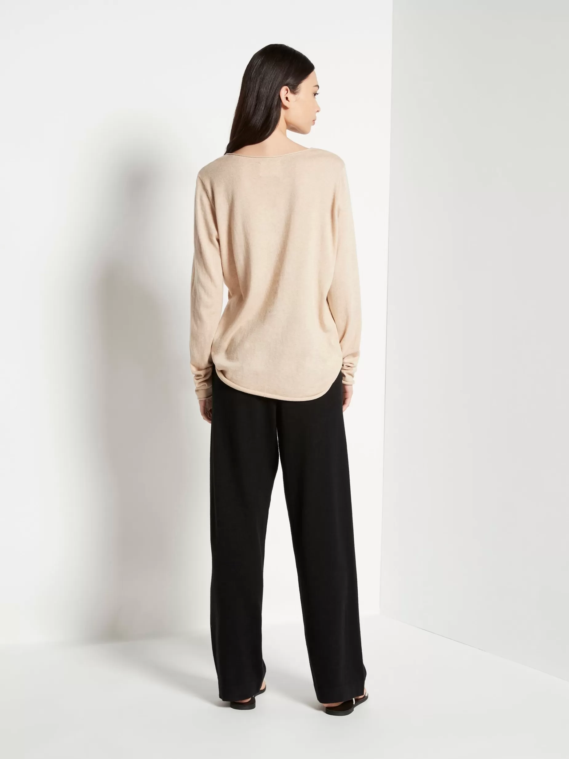 jhl_crew_ls_t_fine_cotton_cashmere_3-3.webp Women Juliette Hogan Jhl Crew L/S T Fine Cotton Cashmere