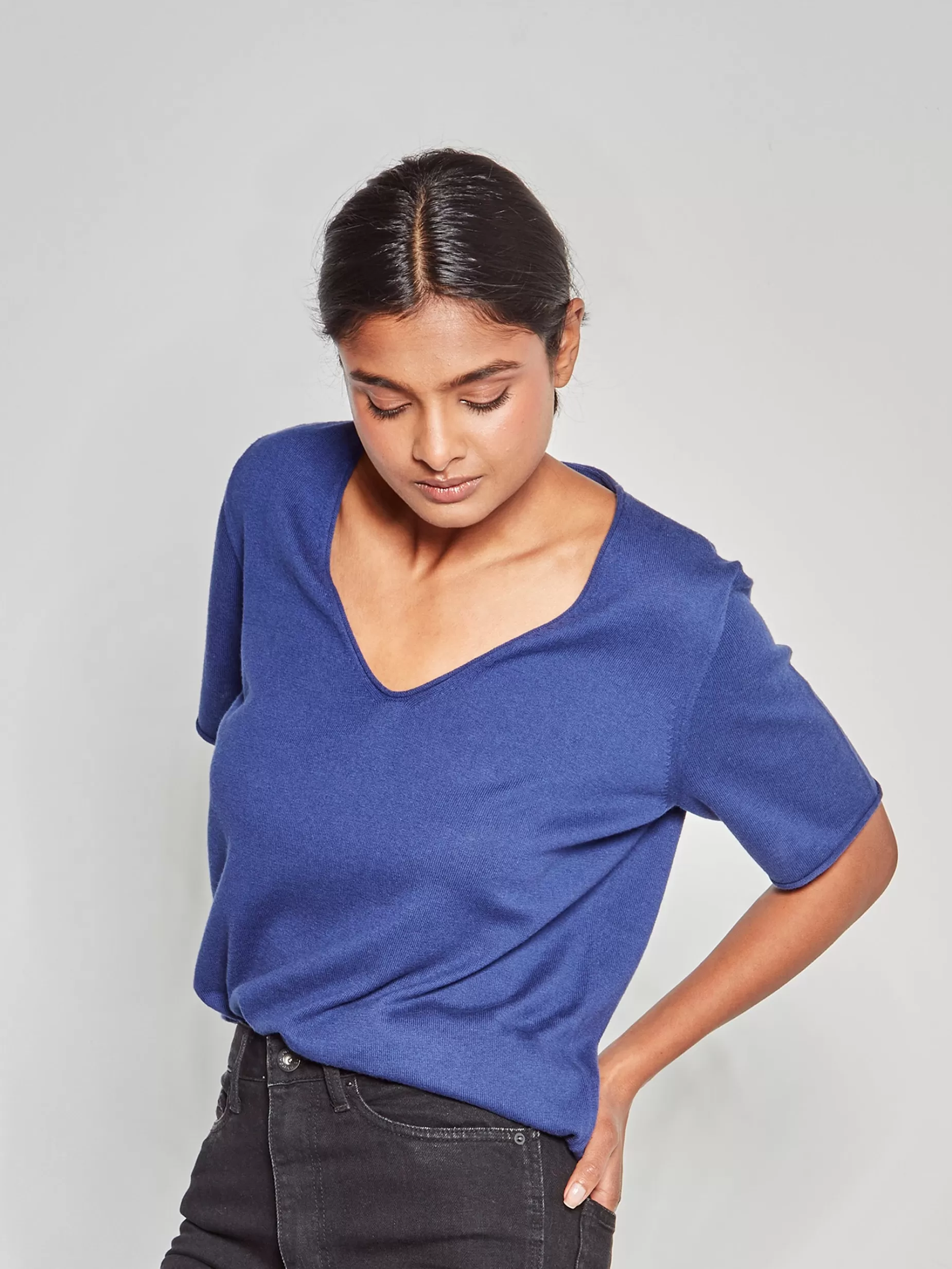 jhl_vneck_t_fine_cotton_cashmere_2-6.webp Women Juliette Hogan Jhl V-Neck T Fine Cotton Cashmere