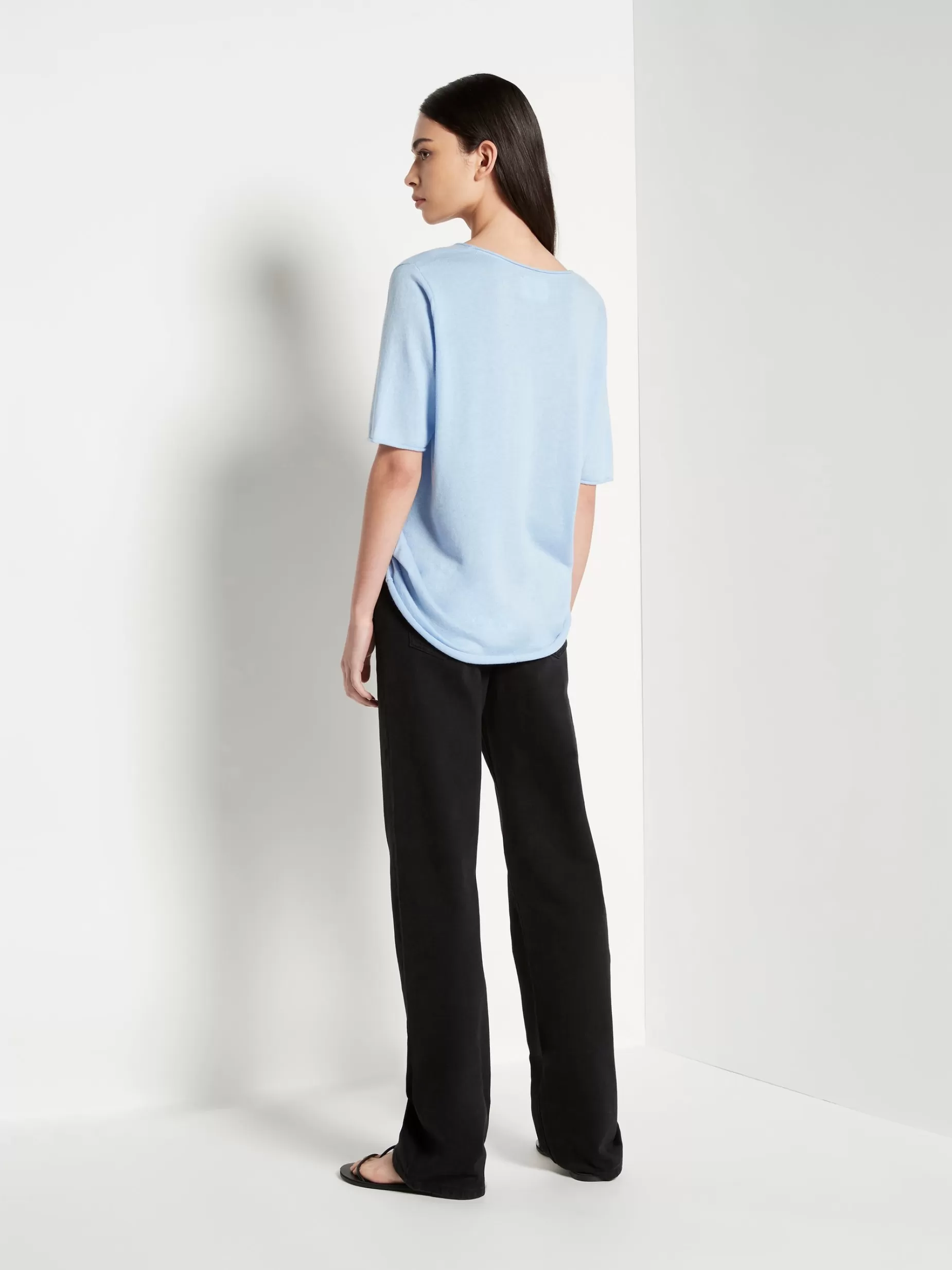jhl_vneck_t_fine_cotton_cashmere_3-15.webp Women Juliette Hogan Jhl V-Neck T Fine Cotton Cashmere